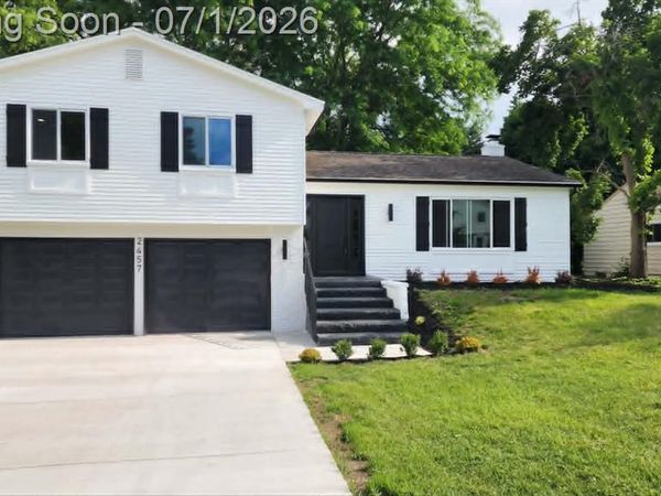 2457 Gemini Drive, Lake Orion Vlg, MI 48360