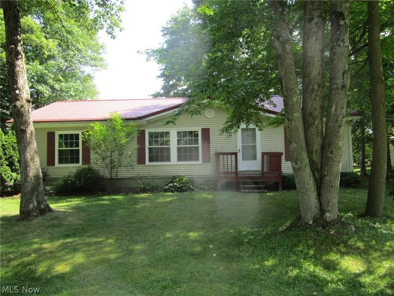 888 Long Shadow Lane, Roaming Shores, OH 44085 Photo 2