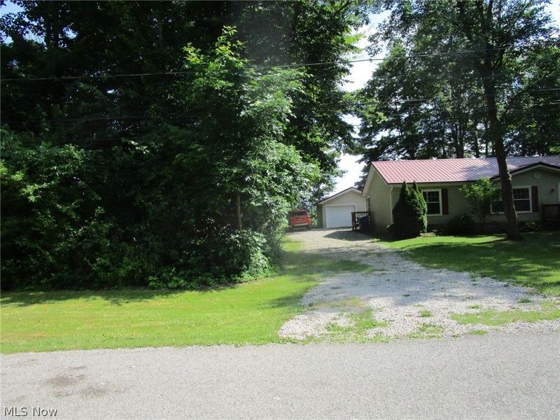 888 Long Shadow Lane, Roaming Shores, OH 44085 Photo 4