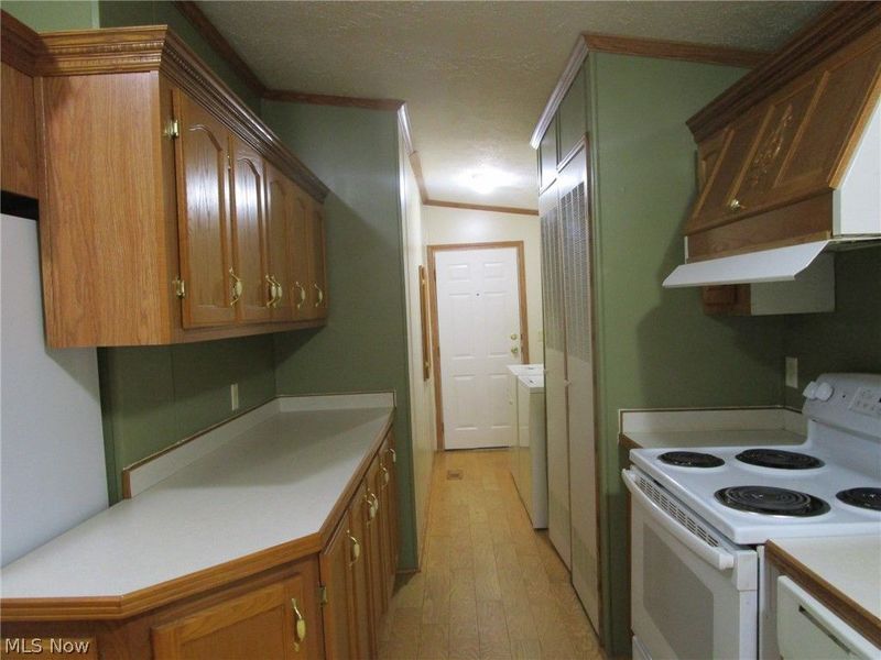 888 Long Shadow Lane, Roaming Shores, OH 44085 Photo 8