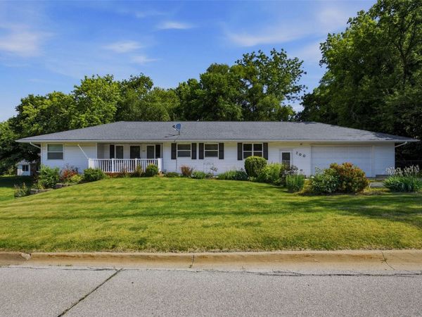700 East 3rd Street, Anamosa, IA 52205