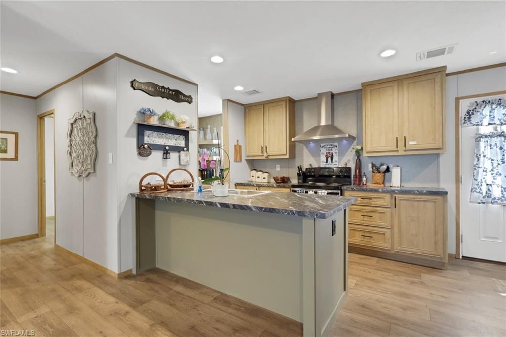 372 Santa Fe Trl, North Fort Myers, FL 33917 Photo