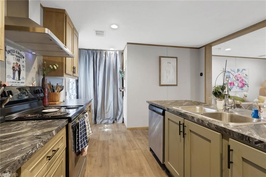 372 Santa Fe Trl, North Fort Myers, FL 33917 Photo