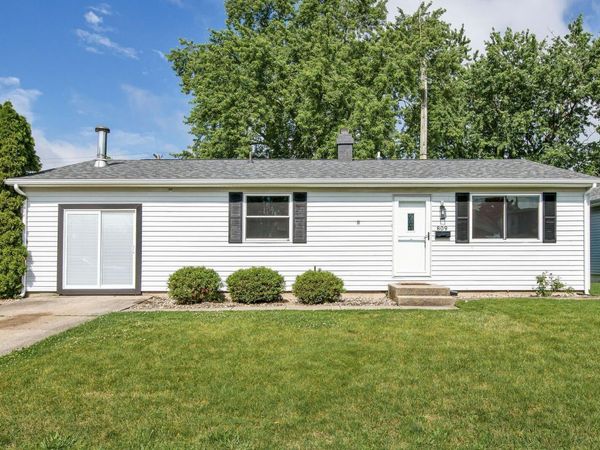 809 Meridian Street, Mishawaka, IN 46544