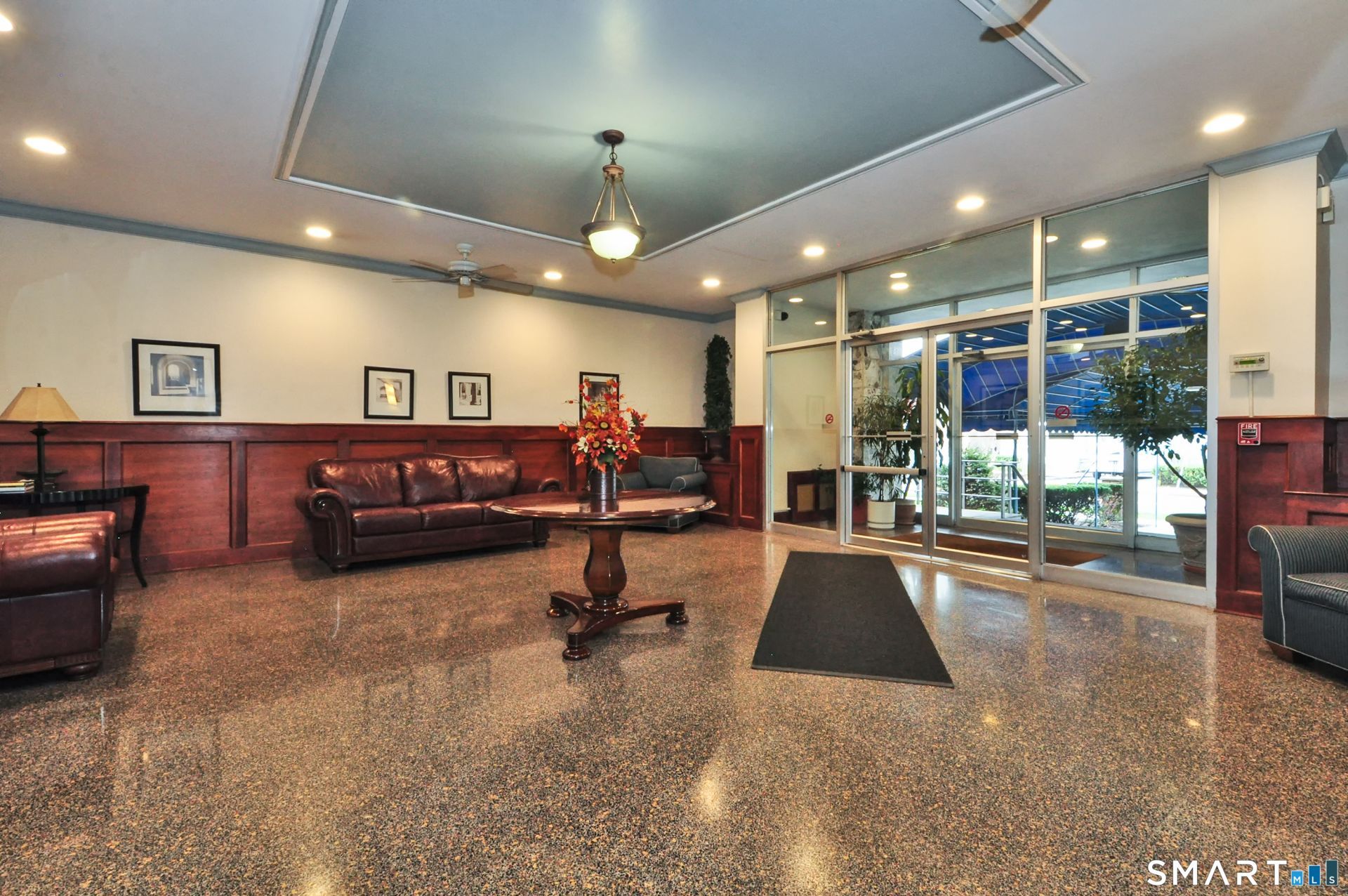 39 Glenbrook, Unit 2W, Stamford, CT 06902 Main Photo