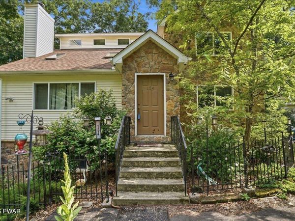 154 Forest Ridge Drive , Hawley, PA 18428