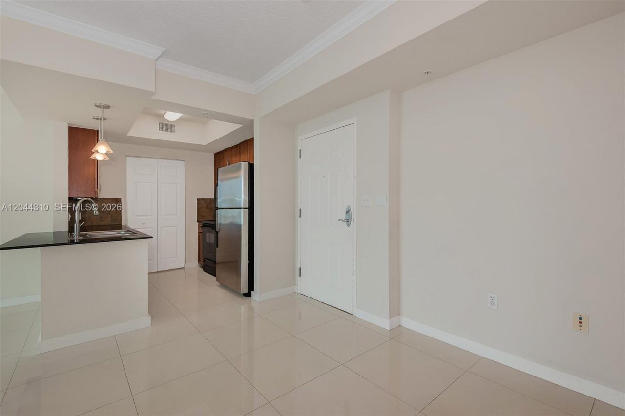 2000 N Bayshore Dr, Unit 516, Miami, FL 33137 Photo