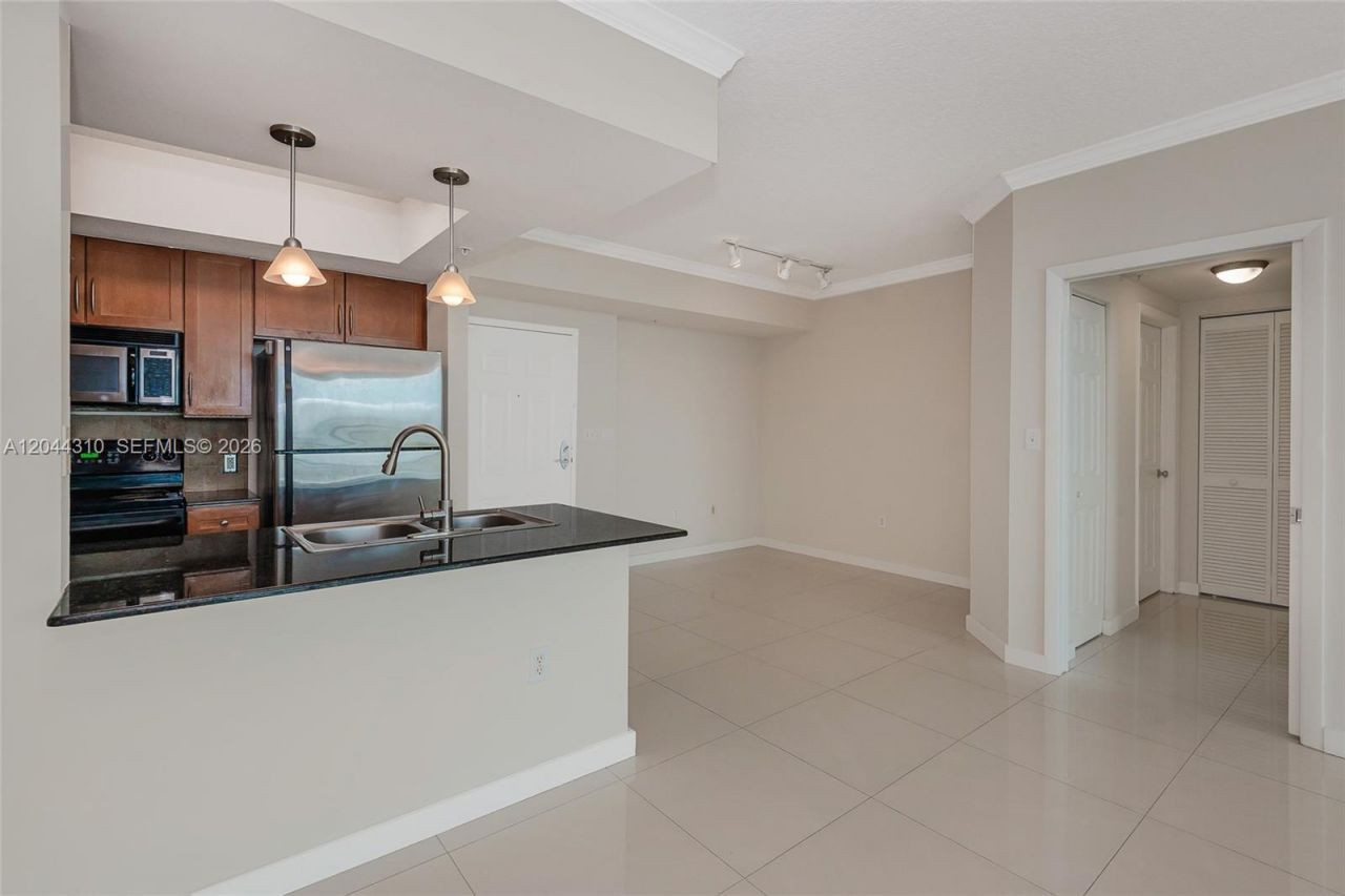 2000 N Bayshore Dr, Unit 516, Miami, FL 33137 Photo