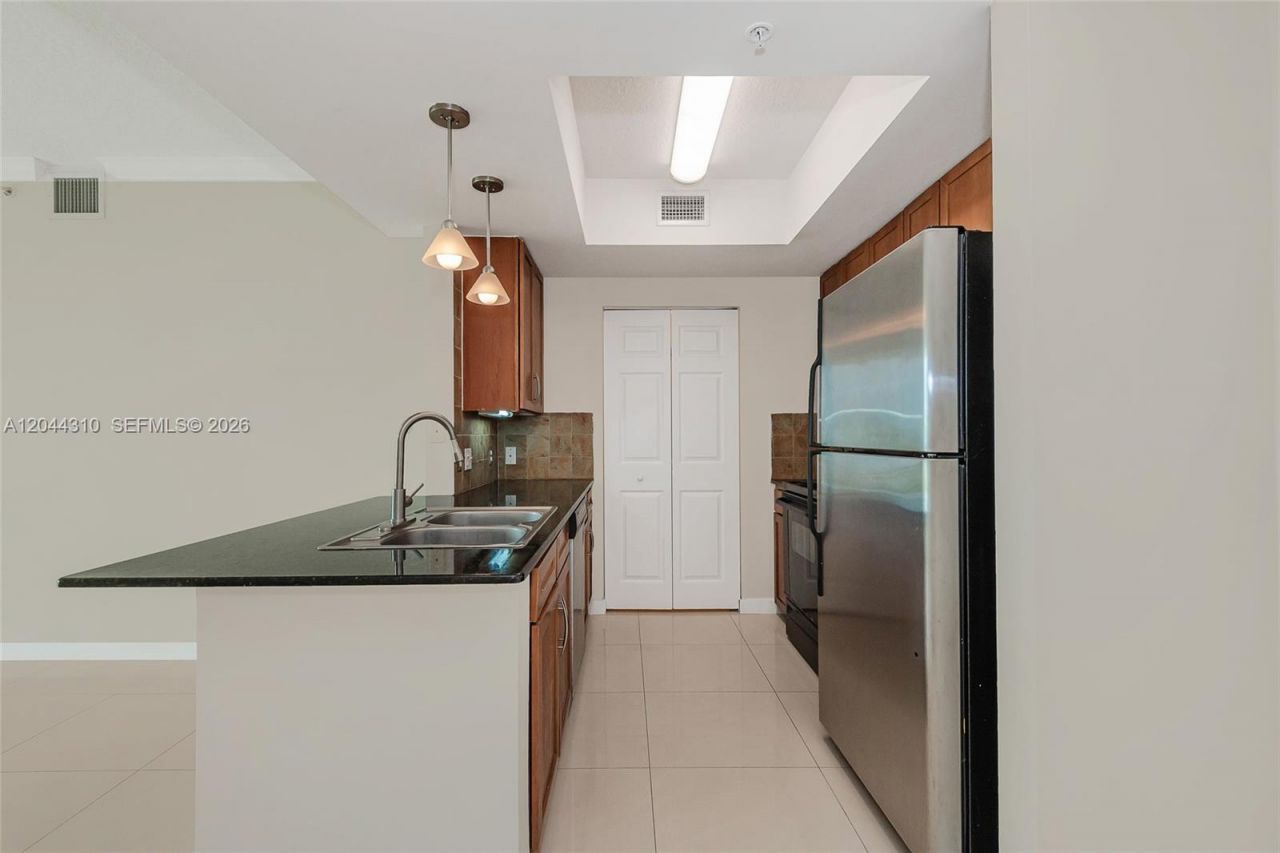 2000 N Bayshore Dr, Unit 516, Miami, FL 33137 Photo