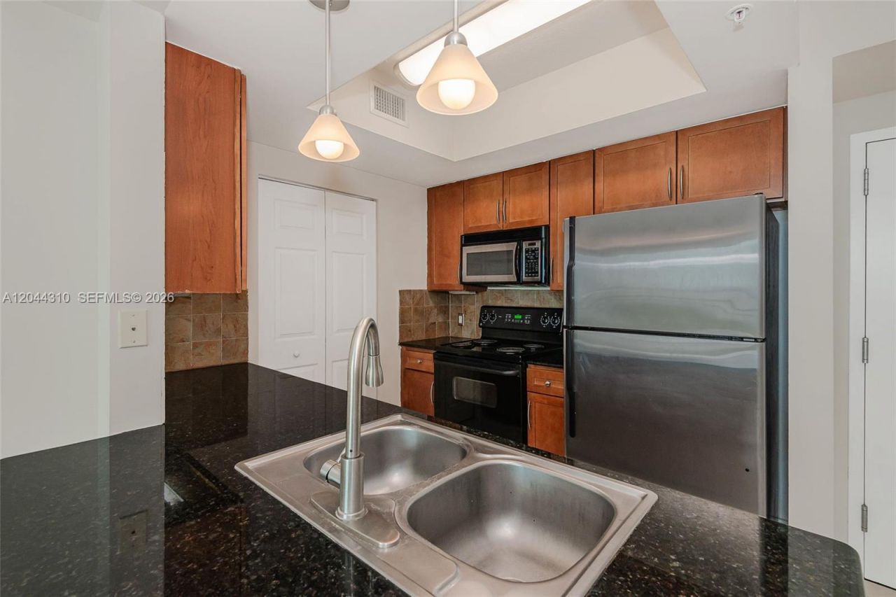 2000 N Bayshore Dr, Unit 516, Miami, FL 33137 Photo