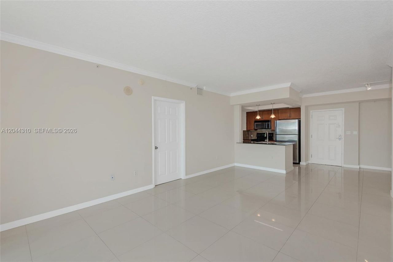 2000 N Bayshore Dr, Unit 516, Miami, FL 33137 Photo