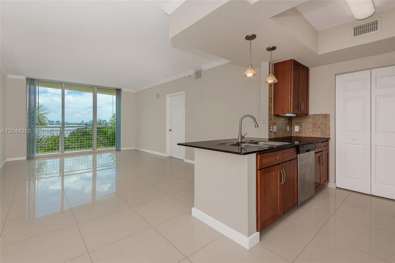 2000 N Bayshore Dr, Unit 516, Miami, FL 33137 Photo