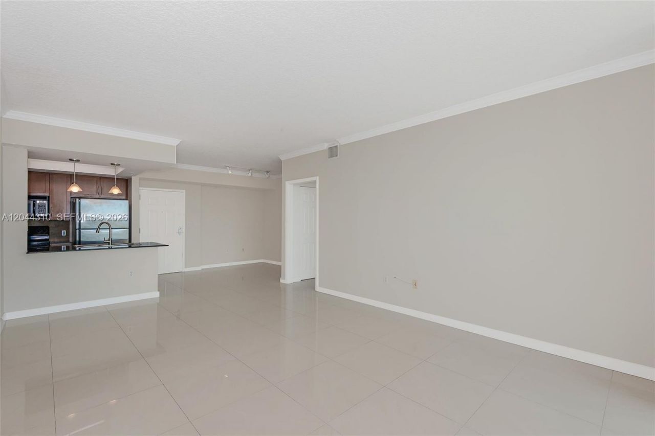2000 N Bayshore Dr, Unit 516, Miami, FL 33137 Photo