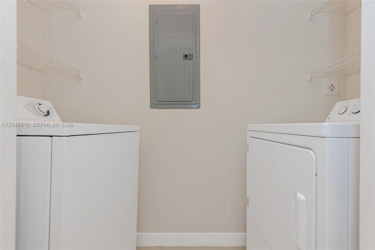 2000 N Bayshore Dr, Unit 516, Miami, FL 33137 Photo
