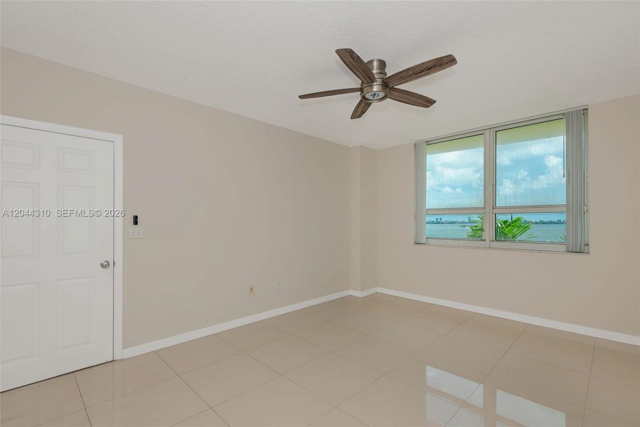 2000 N Bayshore Dr, Unit 516, Miami, FL 33137 Photo