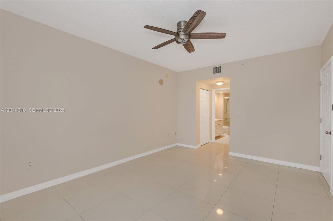 2000 N Bayshore Dr, Unit 516, Miami, FL 33137 Photo