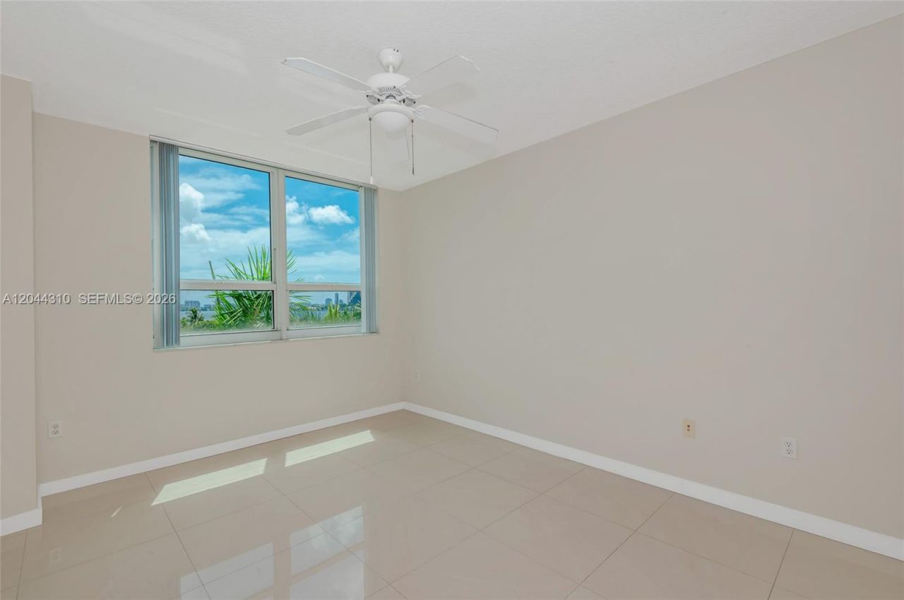 2000 N Bayshore Dr, Unit 516, Miami, FL 33137 Photo