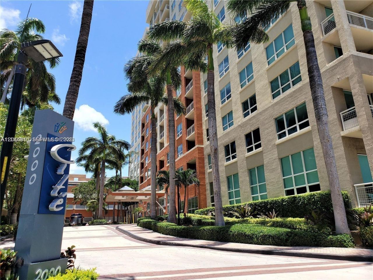 2000 N Bayshore Dr, Unit 516, Miami, FL 33137 Photo