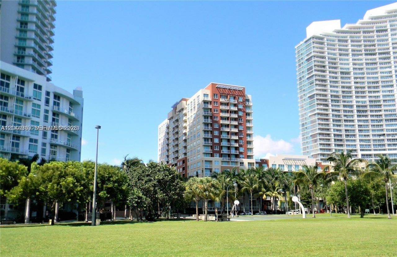 2000 N Bayshore Dr, Unit 516, Miami, FL 33137 Photo