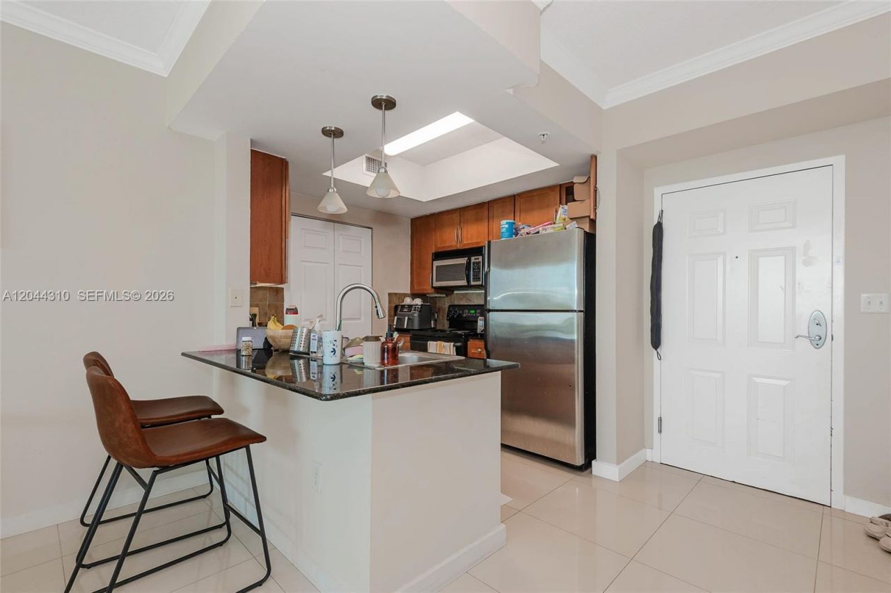 2000 N Bayshore Dr, Unit 516, Miami, FL 33137 Photo