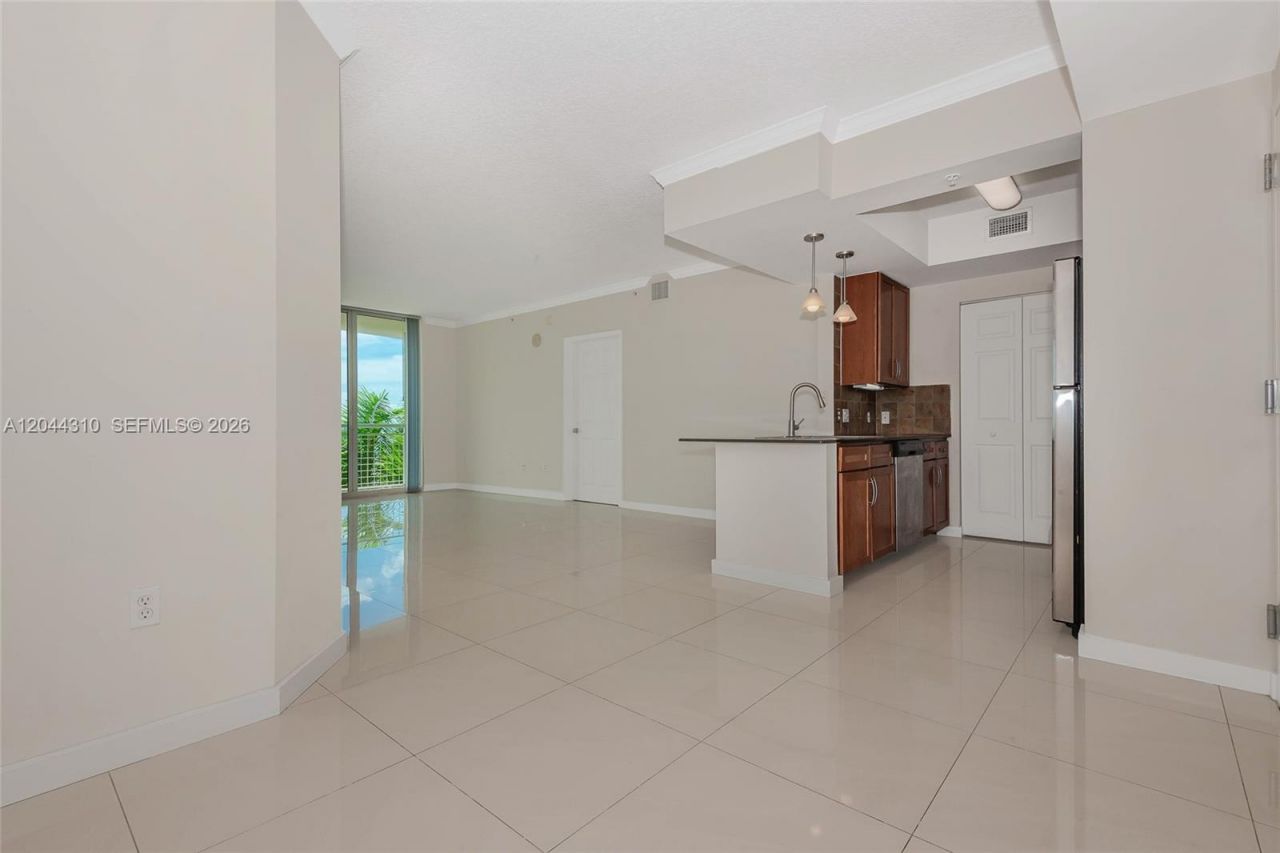 2000 N Bayshore Dr, Unit 516, Miami, FL 33137 Photo