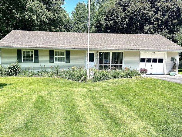 2163 Lake Road, Ontario, NY 14519
