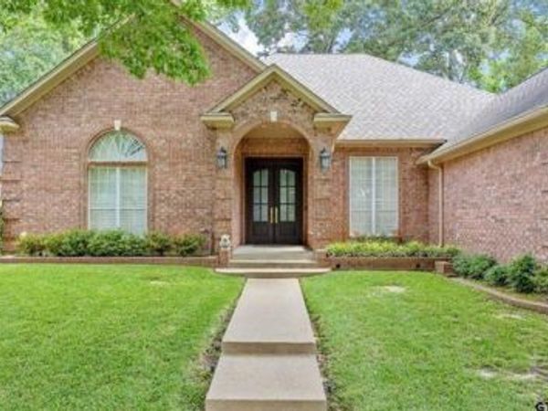 1413 Holly Creek Drive, Tyler, TX 75703