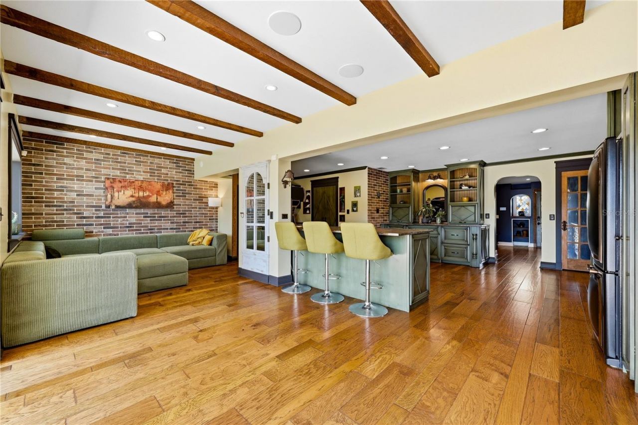 13512 Lake Magdalene Drive, Tampa, FL 33613 Photo