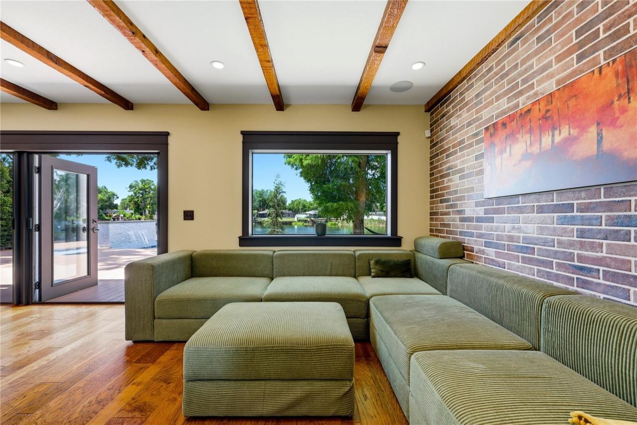 13512 Lake Magdalene Drive, Tampa, FL 33613 Photo