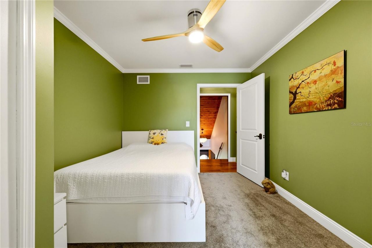 13512 Lake Magdalene Drive, Tampa, FL 33613 Photo