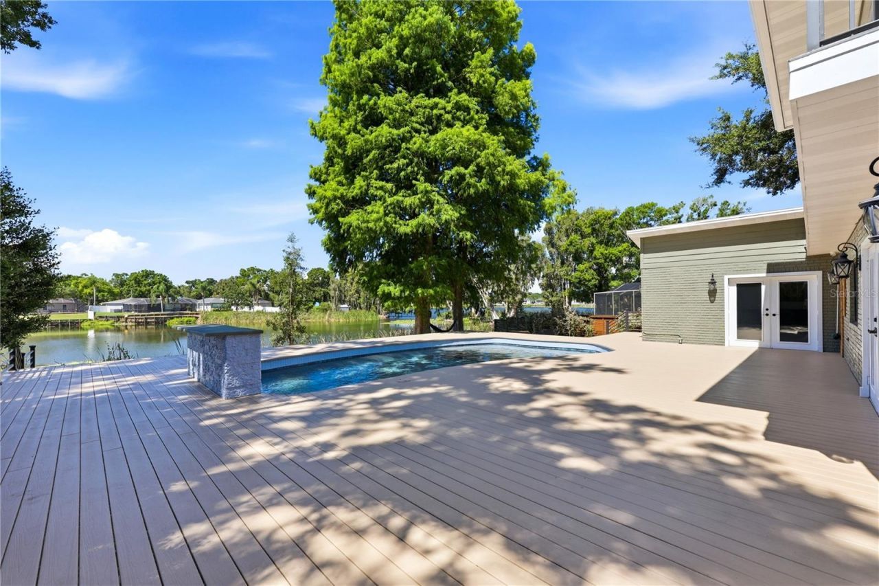 13512 Lake Magdalene Drive, Tampa, FL 33613 Photo