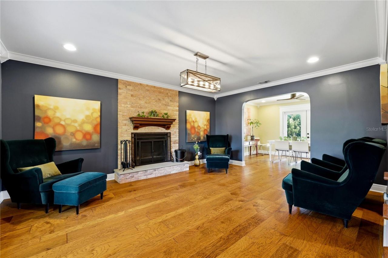 13512 Lake Magdalene Drive, Tampa, FL 33613 Photo