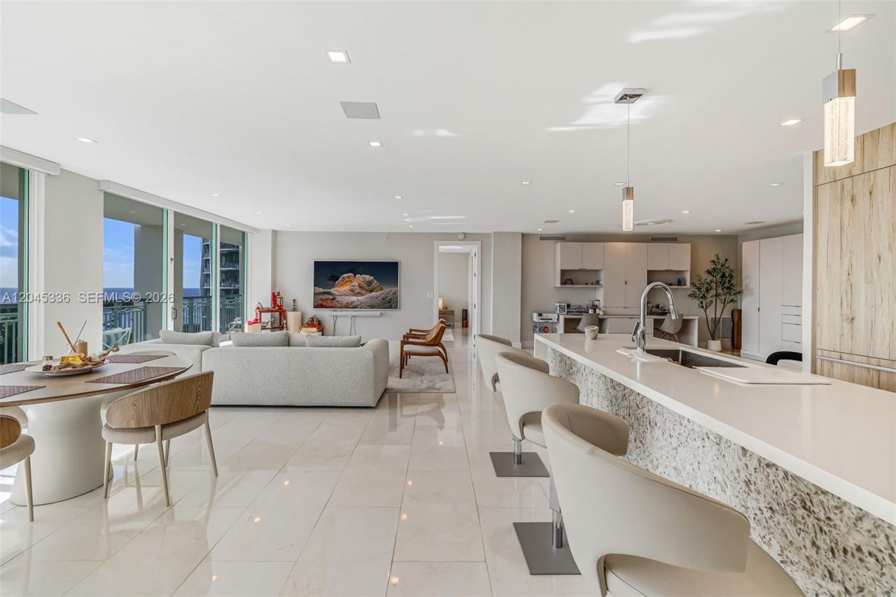 3400 SW 27th Ave , Unit 802, Miami, FL 33133 Photo