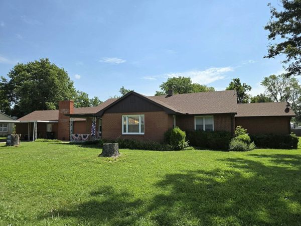 582 S Curtis Street, Welch, OK 74369
