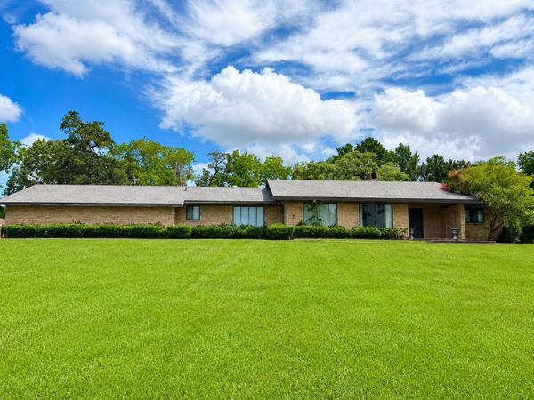 475 Eissman , Leesville, LA 71446