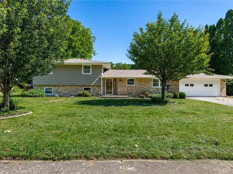655 Paxson Drive, Yellow Springs, OH 45387 Photo 1