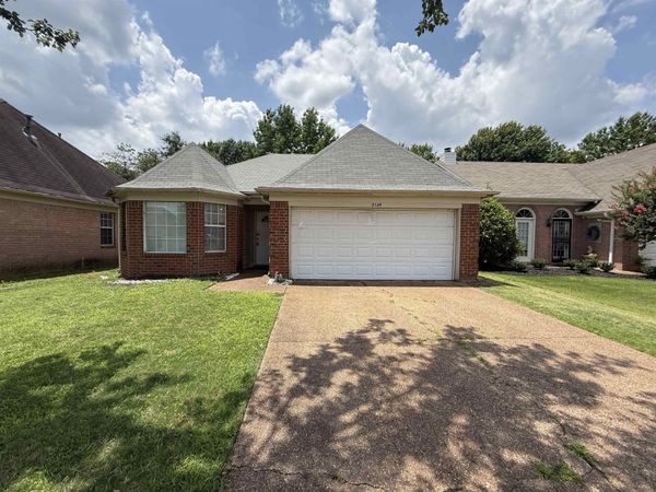 2195 LAKE SPRINGS LN, Memphis, TN 38016