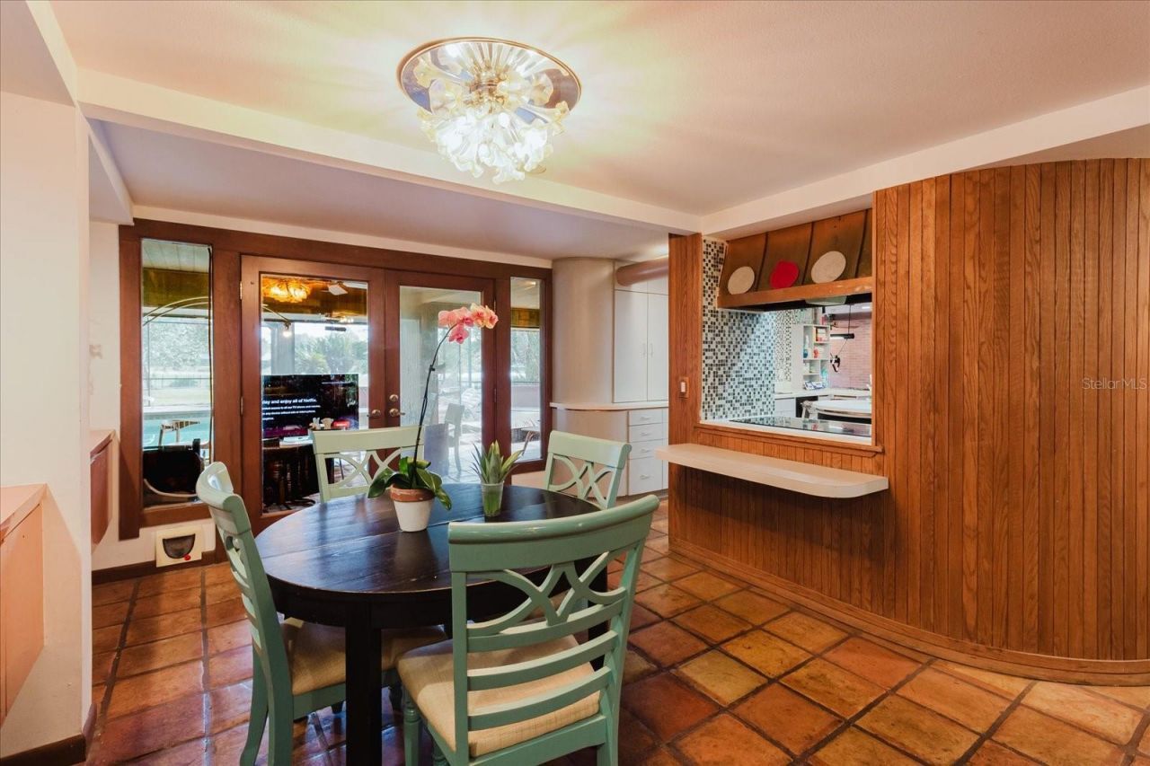 4404 Old Orchard Drive, Tampa, FL 33618 Photo
