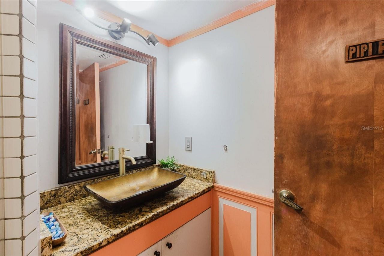 4404 Old Orchard Drive, Tampa, FL 33618 Photo