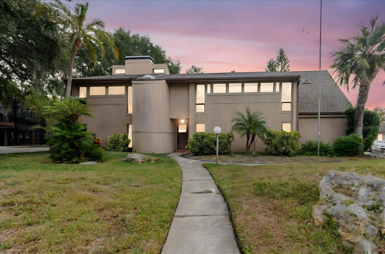 4404 Old Orchard Drive, Tampa, FL 33618 Photo