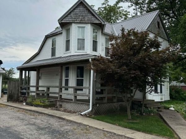 704 W Green Street , Newman, IL 61942