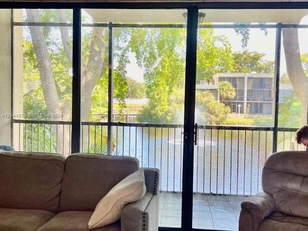 8711 SW 30th St, Unit 106, Davie, FL 33328