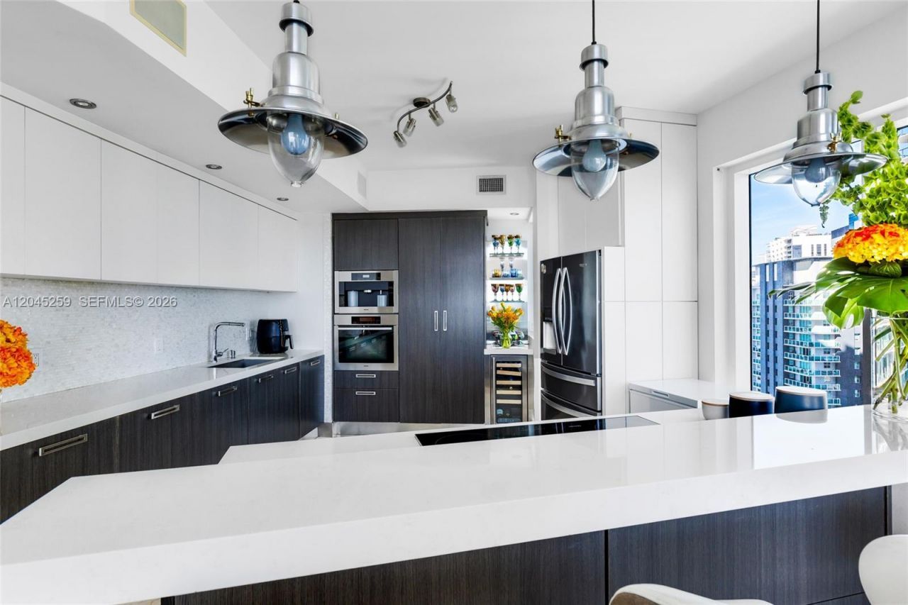 60 SW 13th St , Unit 3200, Miami, FL 33130 Photo