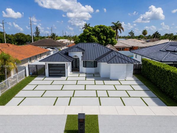 14712 SW 176th Ter , Miami, FL 33187