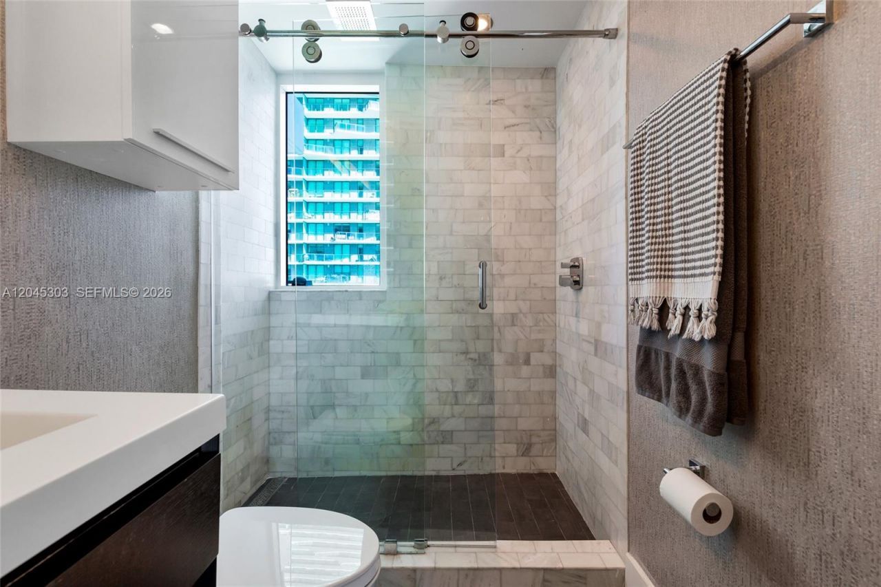 60 SW 13th St , Unit 3200, Miami, FL 33130 Photo