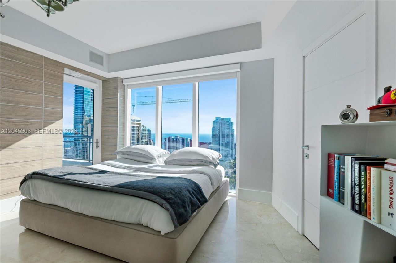 60 SW 13th St , Unit 3200, Miami, FL 33130 Photo