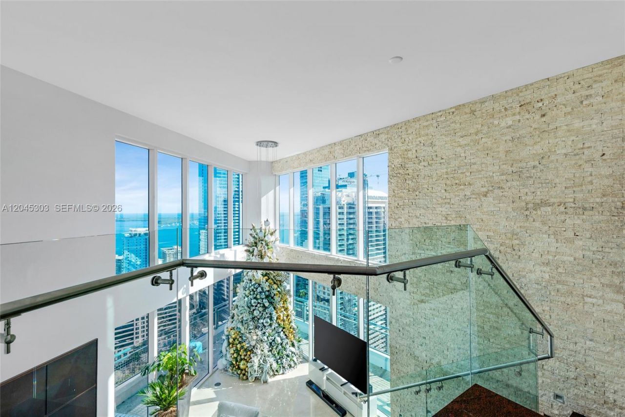 60 SW 13th St , Unit 3200, Miami, FL 33130 Photo