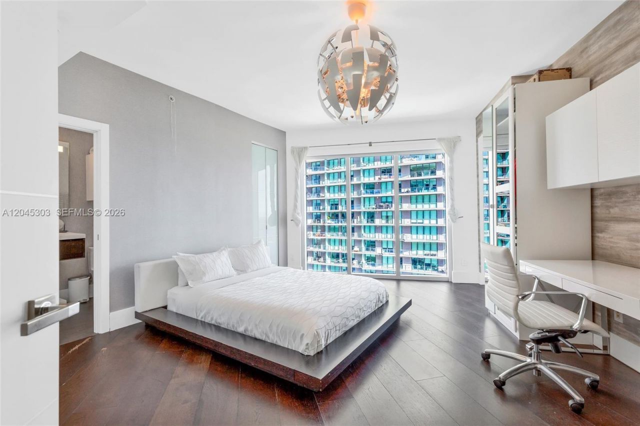 60 SW 13th St , Unit 3200, Miami, FL 33130 Photo