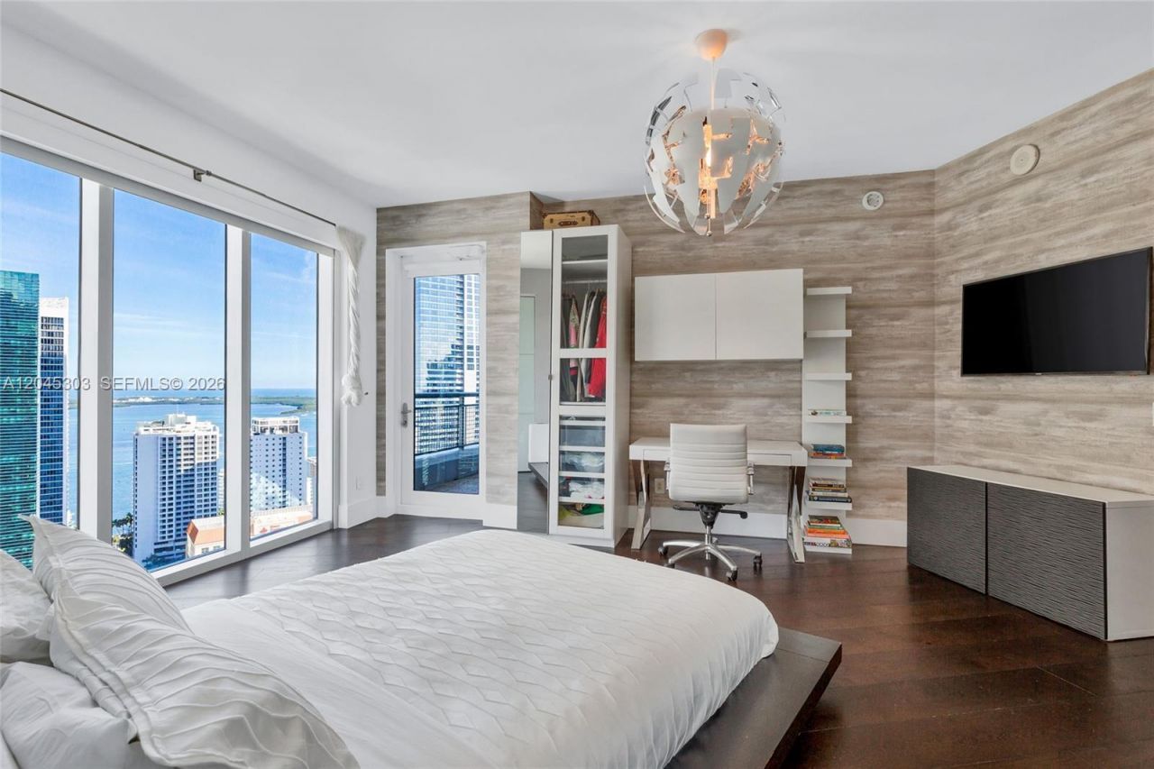 60 SW 13th St , Unit 3200, Miami, FL 33130 Photo
