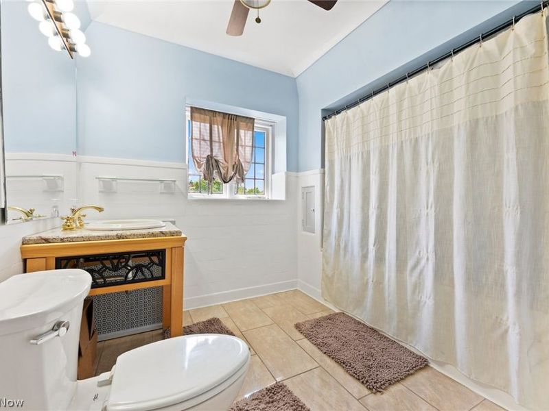 10416 Lake Avenue, Cleveland, OH 44102 Photo 30